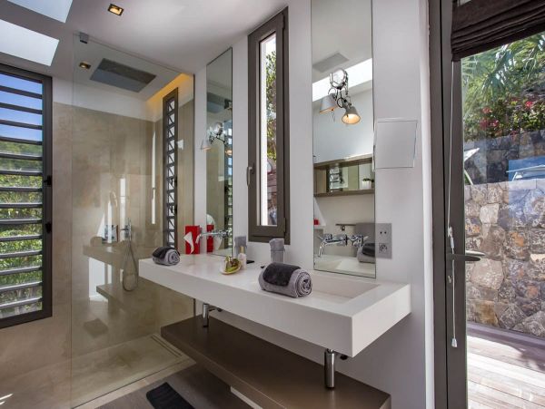 St. Barts Home 985598