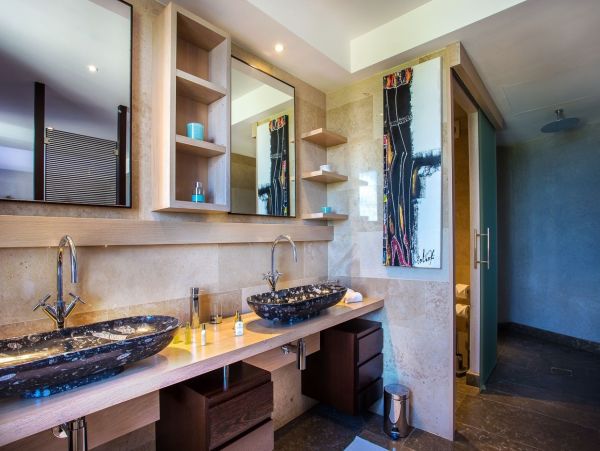 St. Barts Home 985599