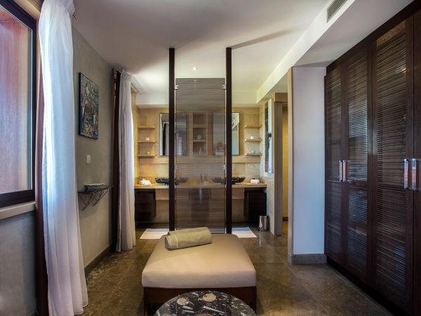 St. Barts Home 985599