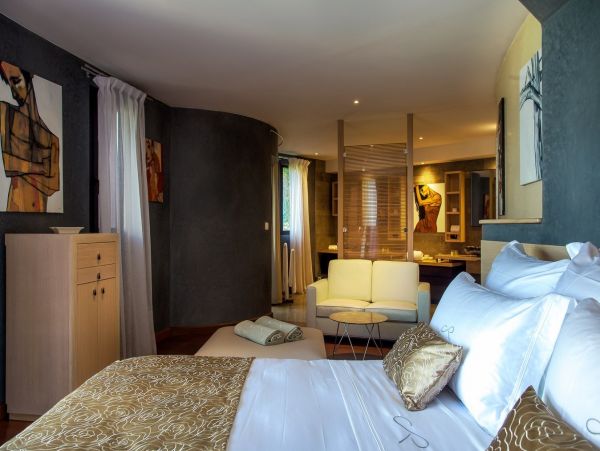 St. Barts Home 985599