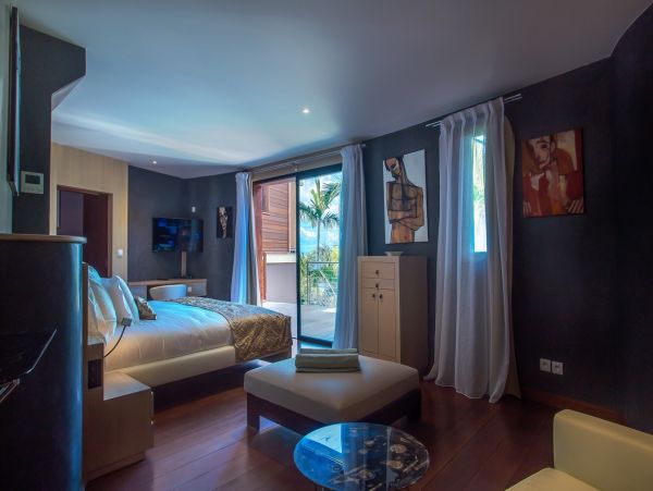 St. Barts Home 985599