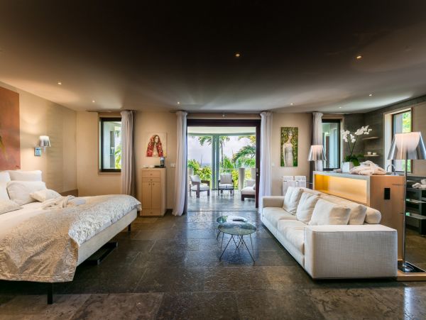 St. Barts Home 985599