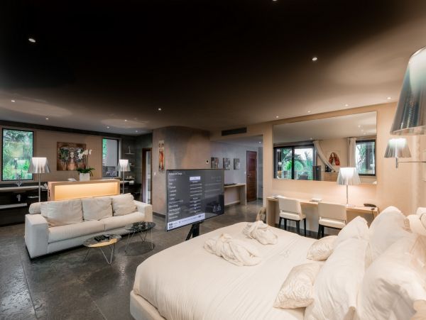 St. Barts Home 985599