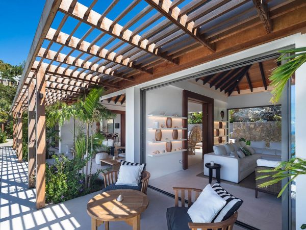 St. Barts Home 985600