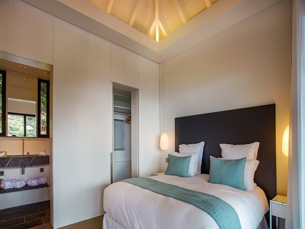 St. Barts Home 985601