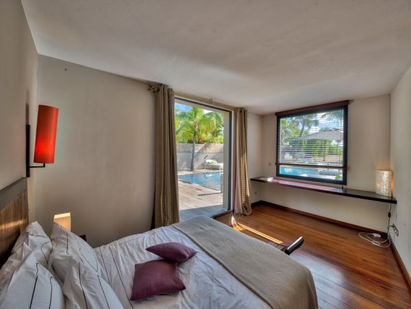 St. Barts Home 985602
