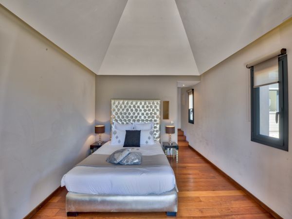 St. Barts Home 985602