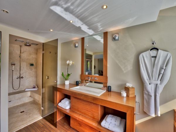 St. Barts Home 985602