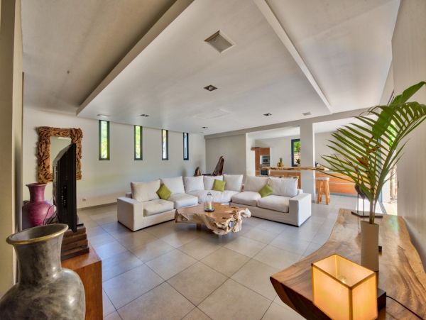 St. Barts Home 985602