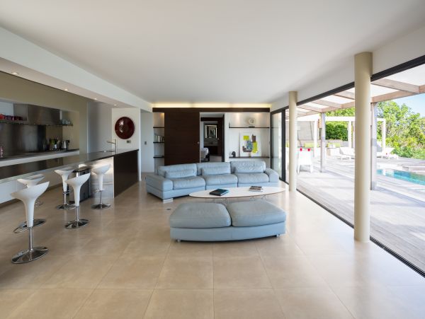 St. Barts Home 985603