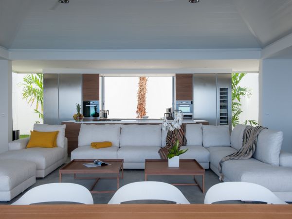 St. Barts Home 985606