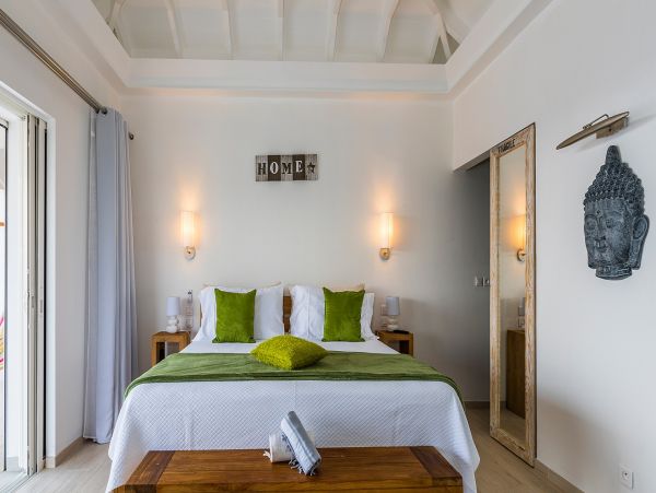 St. Barts Home 985607