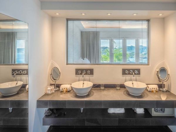 St. Barts Home 985608
