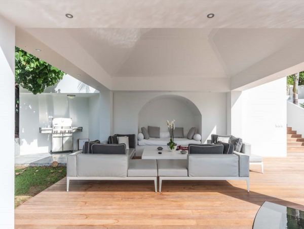 St. Barts Home 985608