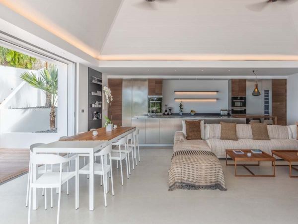 St. Barts Home 985608