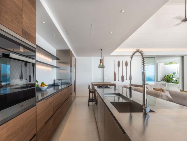 St. Barts Home 985608