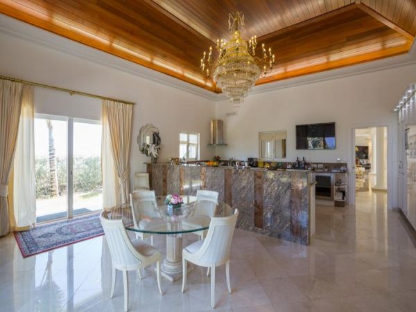 St. Barts Home 985610