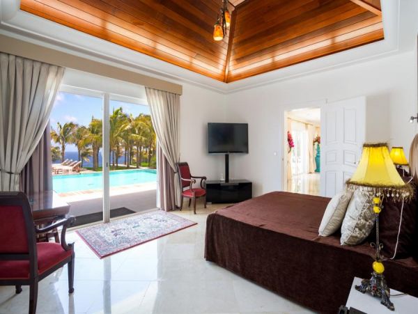 St. Barts Home 985610