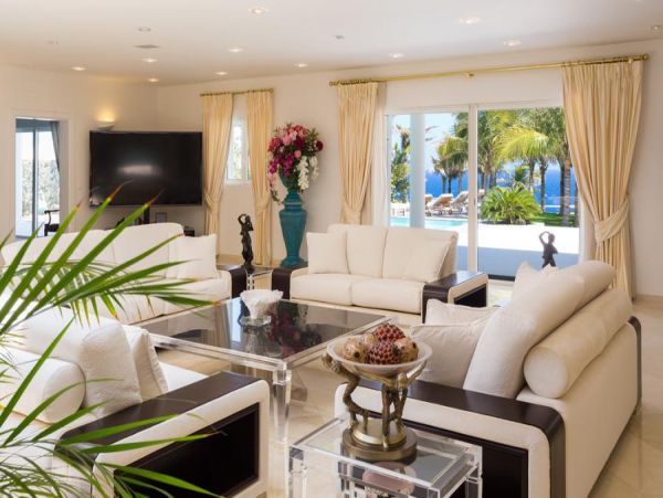 St. Barts Home 985610