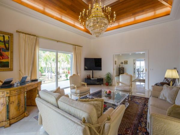 St. Barts Home 985610