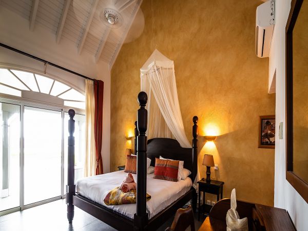 St. Barts Home 985611