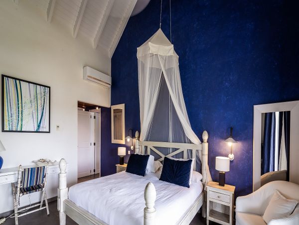 St. Barts Home 985611