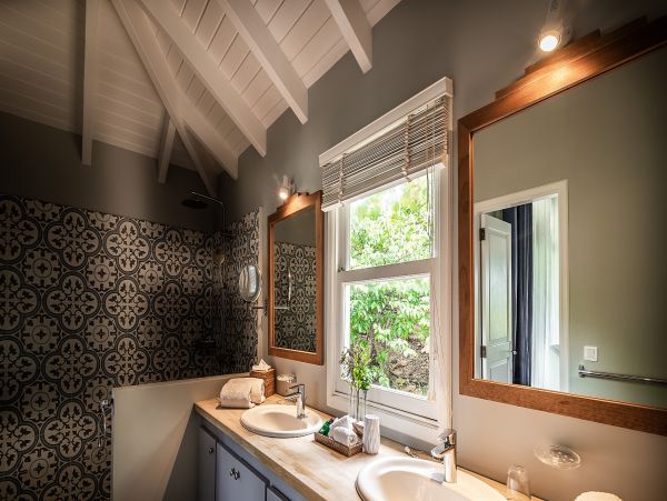 St. Barts Home 985611