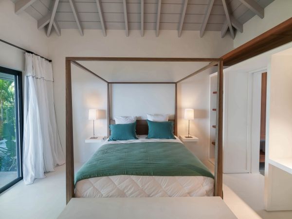 St. Barts Home 985616