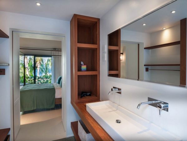 St. Barts Home 985616