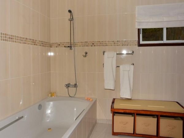 St. Barts Home 985618