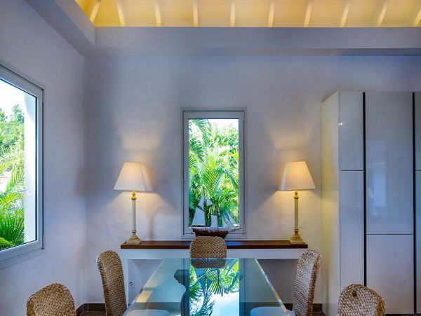 St. Barts Home 985625