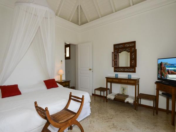 St. Barts Home 985626