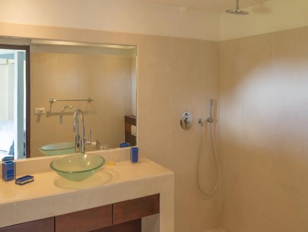 St. Barts Home 985629