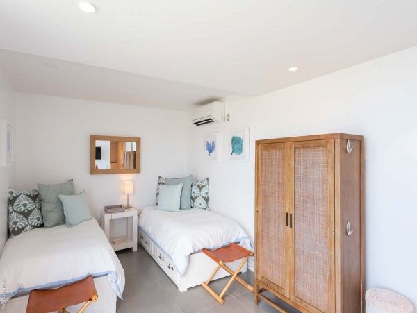 St. Barts Home 985630