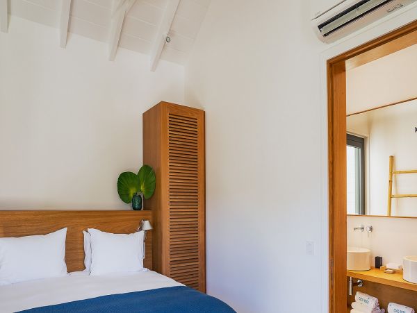 St. Barts Home 985633