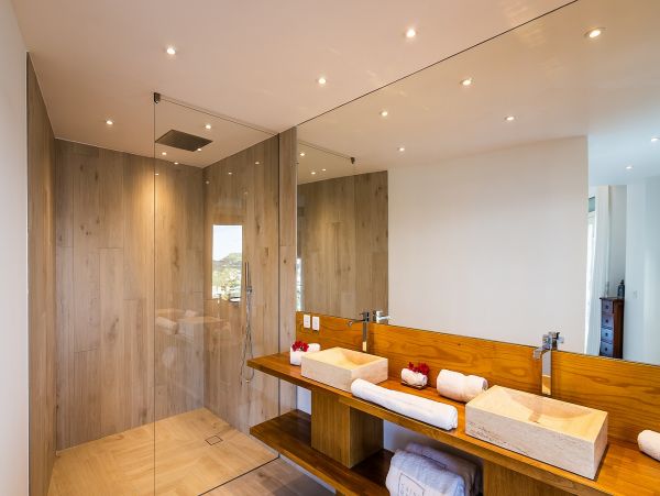 St. Barts Home 985640