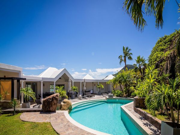 St. Barts Home 985640