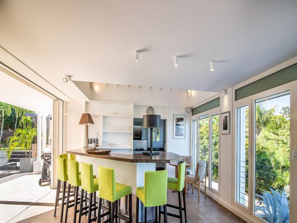 St. Barts Home 985640