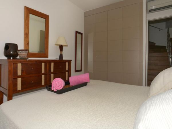 St. Barts Home 985641
