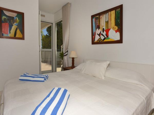 St. Barts Home 985641