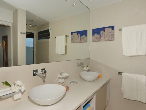 St. Barts Home 985641