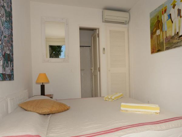 St. Barts Home 985641