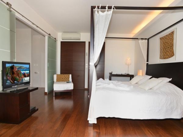 St. Barts Home 985643