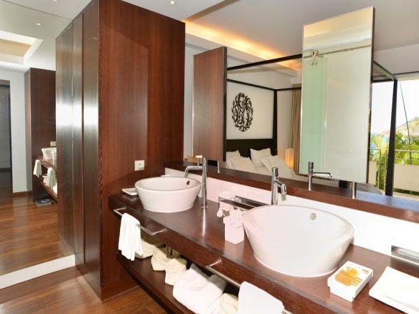 St. Barts Home 985643
