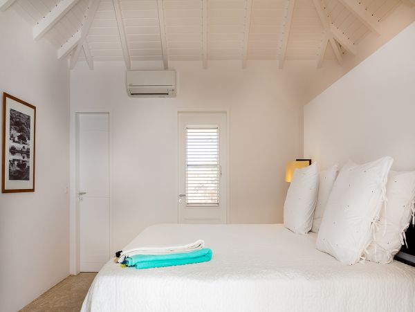 St. Barts Home 985644