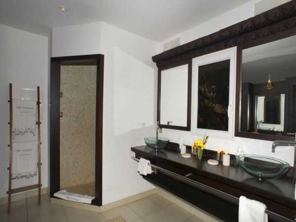St. Barts Home 985646