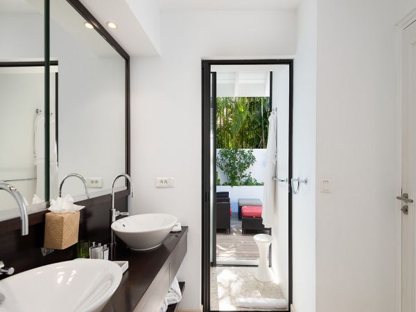 St. Barts Home 985647