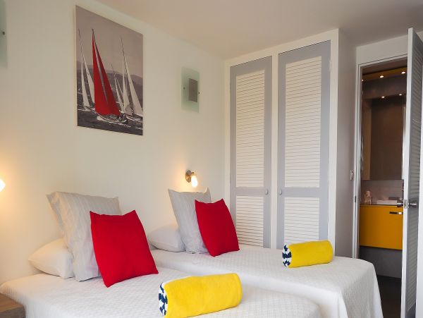 St. Barts Home 985648