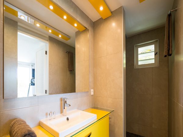 St. Barts Home 985648