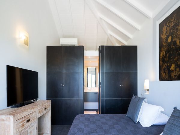 St. Barts Home 985648
